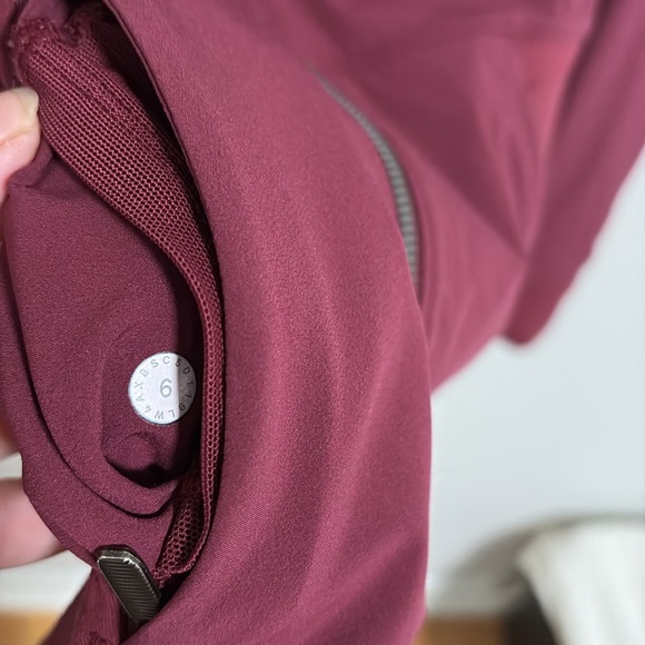 lululemon Define Hooded Jacket Nulu in maroon - Picture 4 of 4